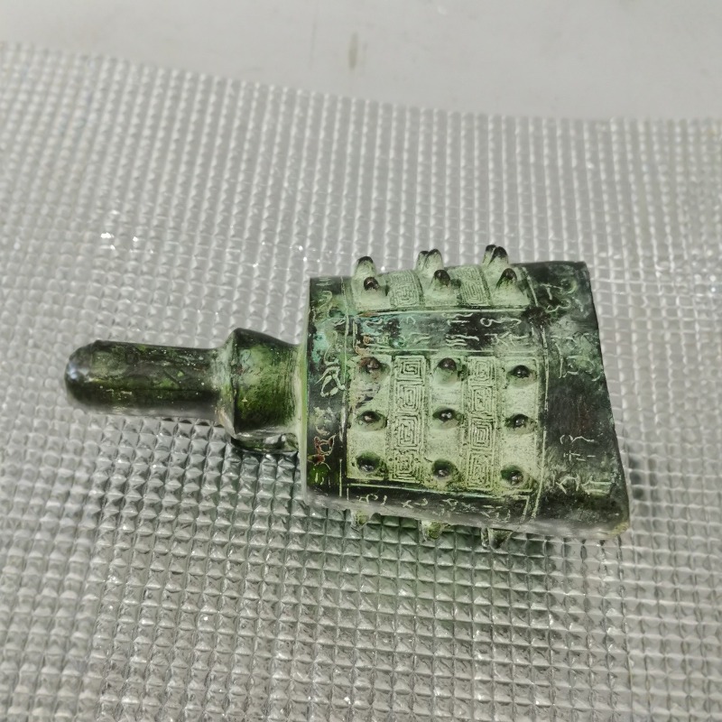 Vintage Grüne Rost-Metallglock – Vintage Collectible Bells Bewertung und Preis