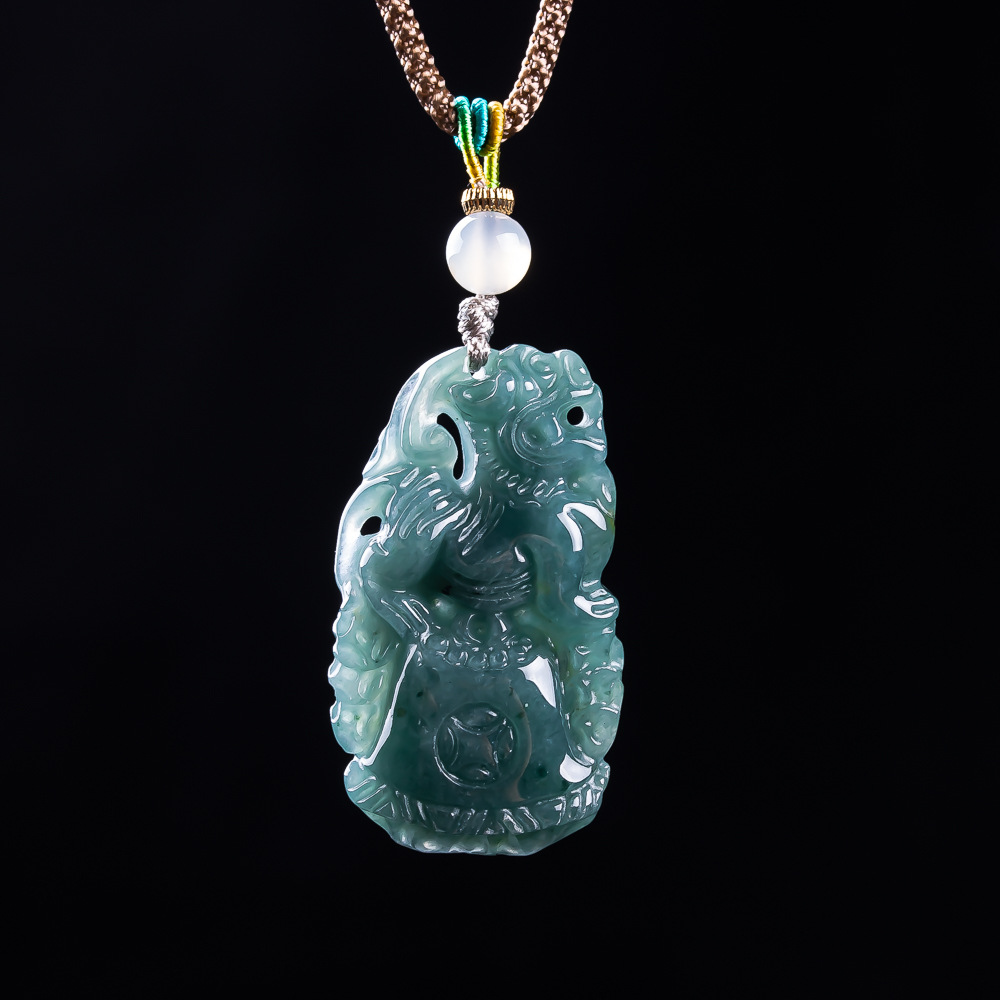 Burmesischer Jadeit Pixiu Anhä – Vintage Necklace Bewertung und Preis