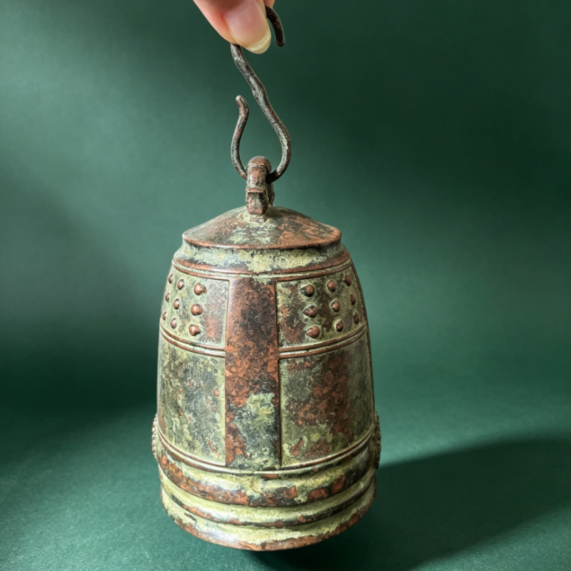 Antike Hängende Tempelglocke V – Vintage Collectible Bells Bewertung und Preis