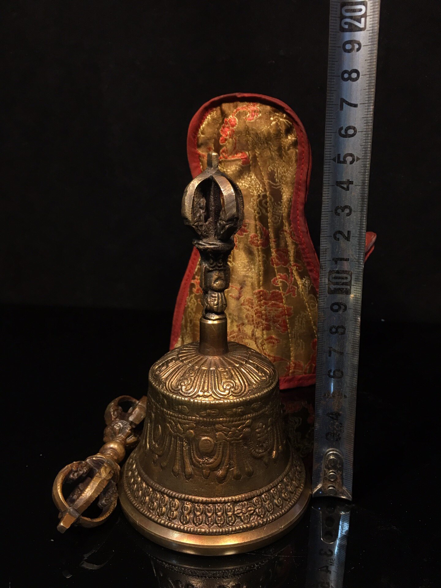 Vintage Reines Messing Vajra-G – Vintage Collectible Bells Bewertung und Preis