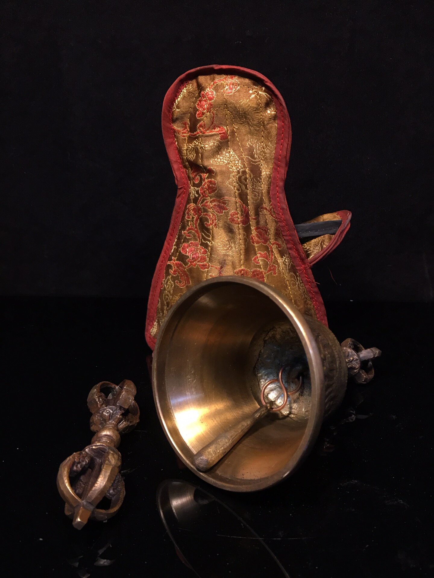 Vintage Reines Messing Vajra-G – Vintage Collectible Bells Bewertung und Preis